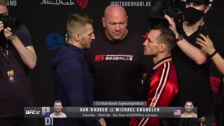 Дэн Хукер vs Майкл Чендлер - Битва взглядов